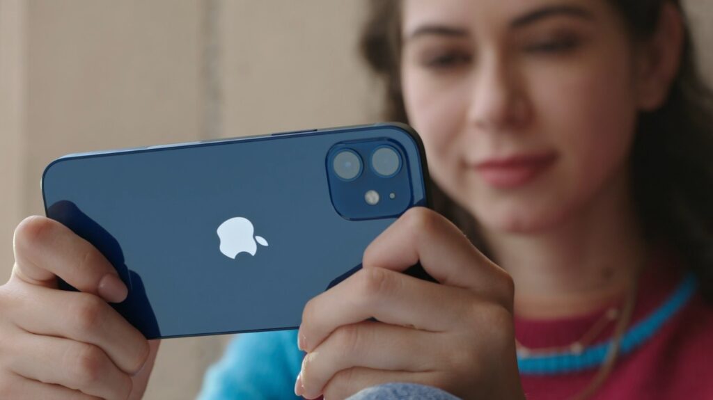 iPhone 4 to iPhone 12 Pro พัฒนามาไกลในเรื่องอะไรบ้าง gadgetมาใหม่ อัพเดทโลกไซเบอร์ Reviewโทรศัพท์ พัฒนาการของiPhone